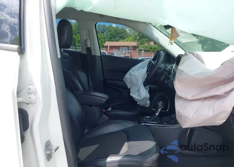 2021 Jeep Compass Altitude 4X4 из США, поврежденный, VIN 3C4NJDBB7MT586620